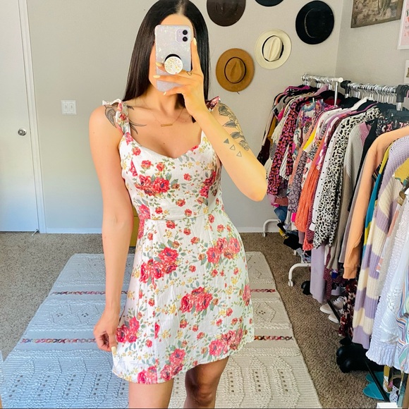Wayf Dresses & Skirts - WAYF Iris Floral Tie Back A-line Ruffle Mini Dress